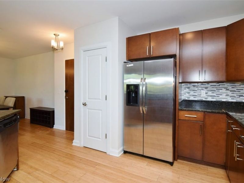 1403 Copper, Unit 307, Cleveland Heights, OH 44118 Photo 6