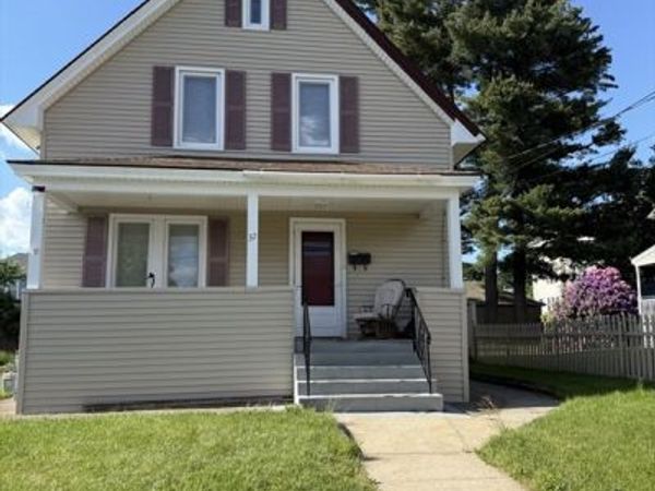 37 Greendale Ave, Worcester, MA 01606