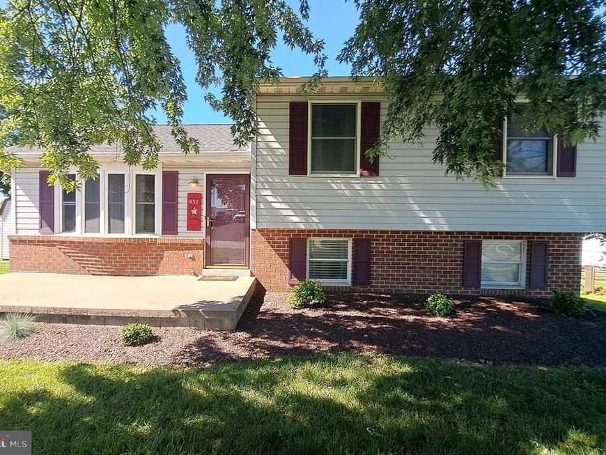 451 Clover Lane, Hanover, PA 17331 Main Photo