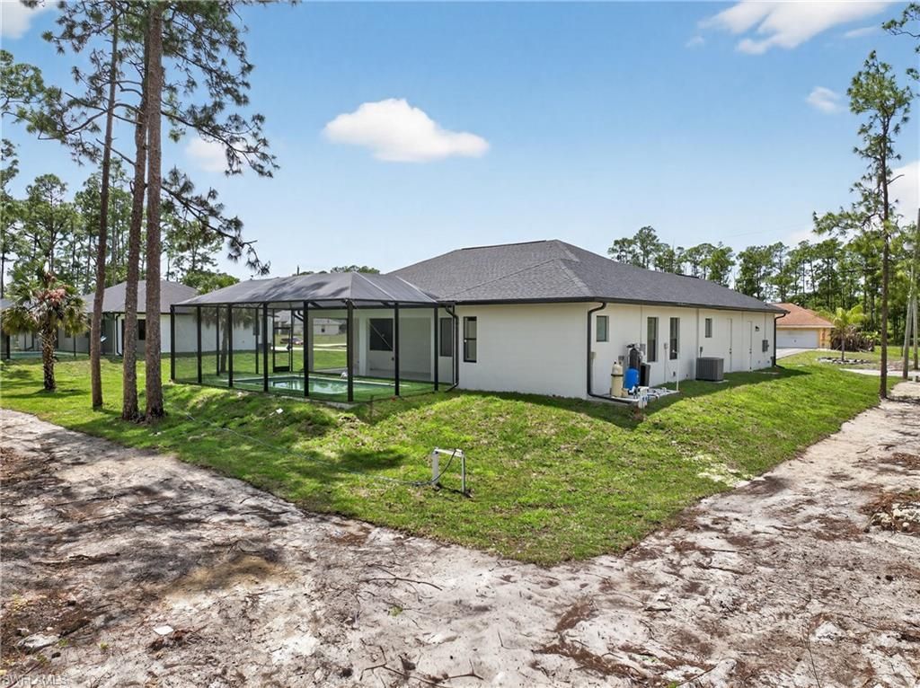 819 Moore Ave, Lehigh Acres, FL 33972 Photo