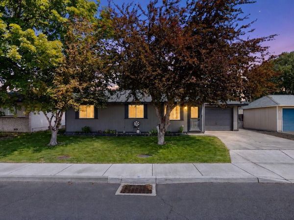 1526 SW 33rd Street, Redmond, OR 97756