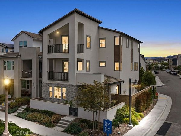 427 Flycatcher, Irvine, CA 92618