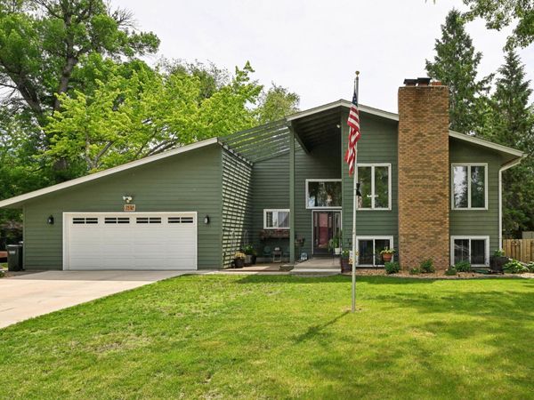 615 Lakewood Drive SW, Hutchinson, MN 55350