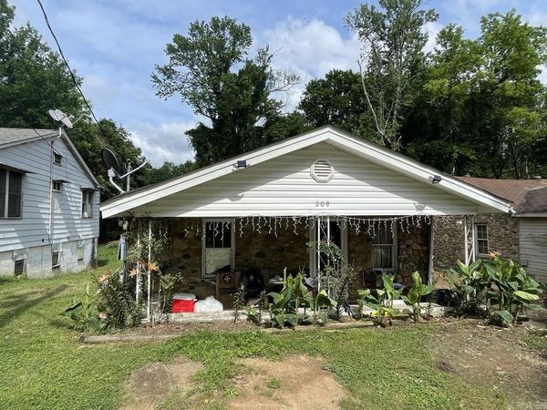 209 Virgina Street , Hot Springs, AR 71901