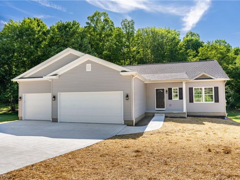 10694 Welton Road NE, Bolivar, OH 44612 Photo 1