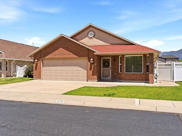 250 BRYCE DR , Kaysville, UT 84037