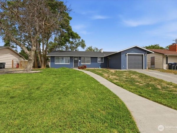 262 N Earl Road , Moses Lake, WA 98837