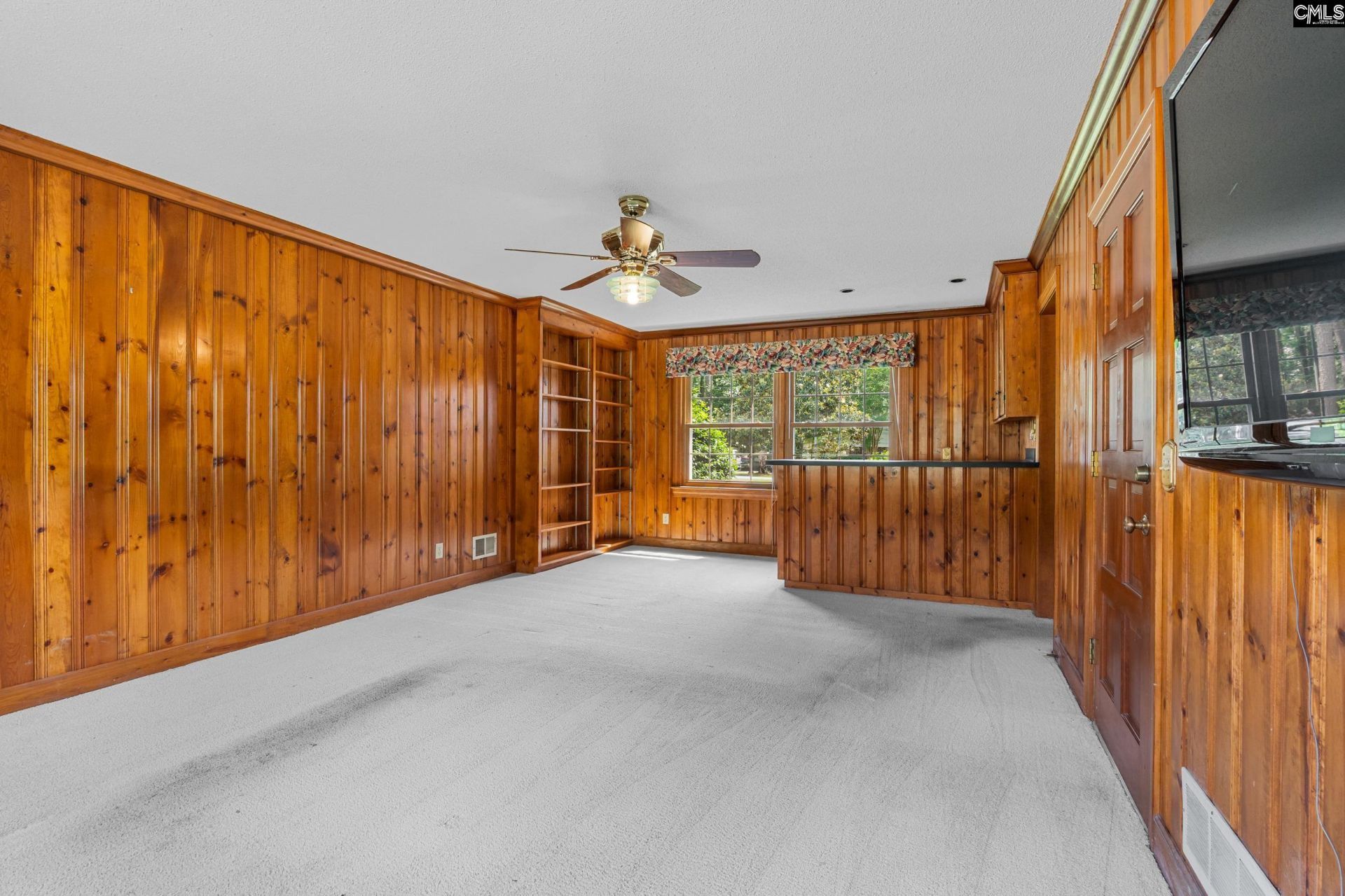 201 Sandhurst Road  Photo 11