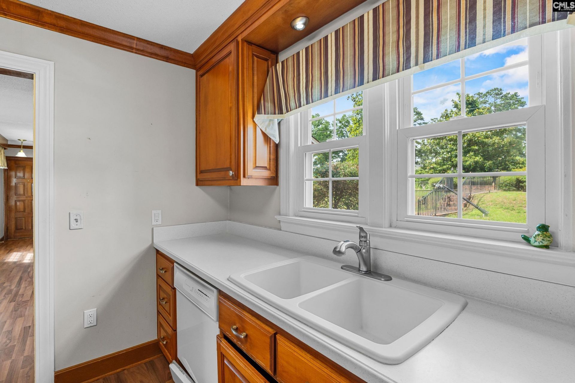 201 Sandhurst Road  Photo 12