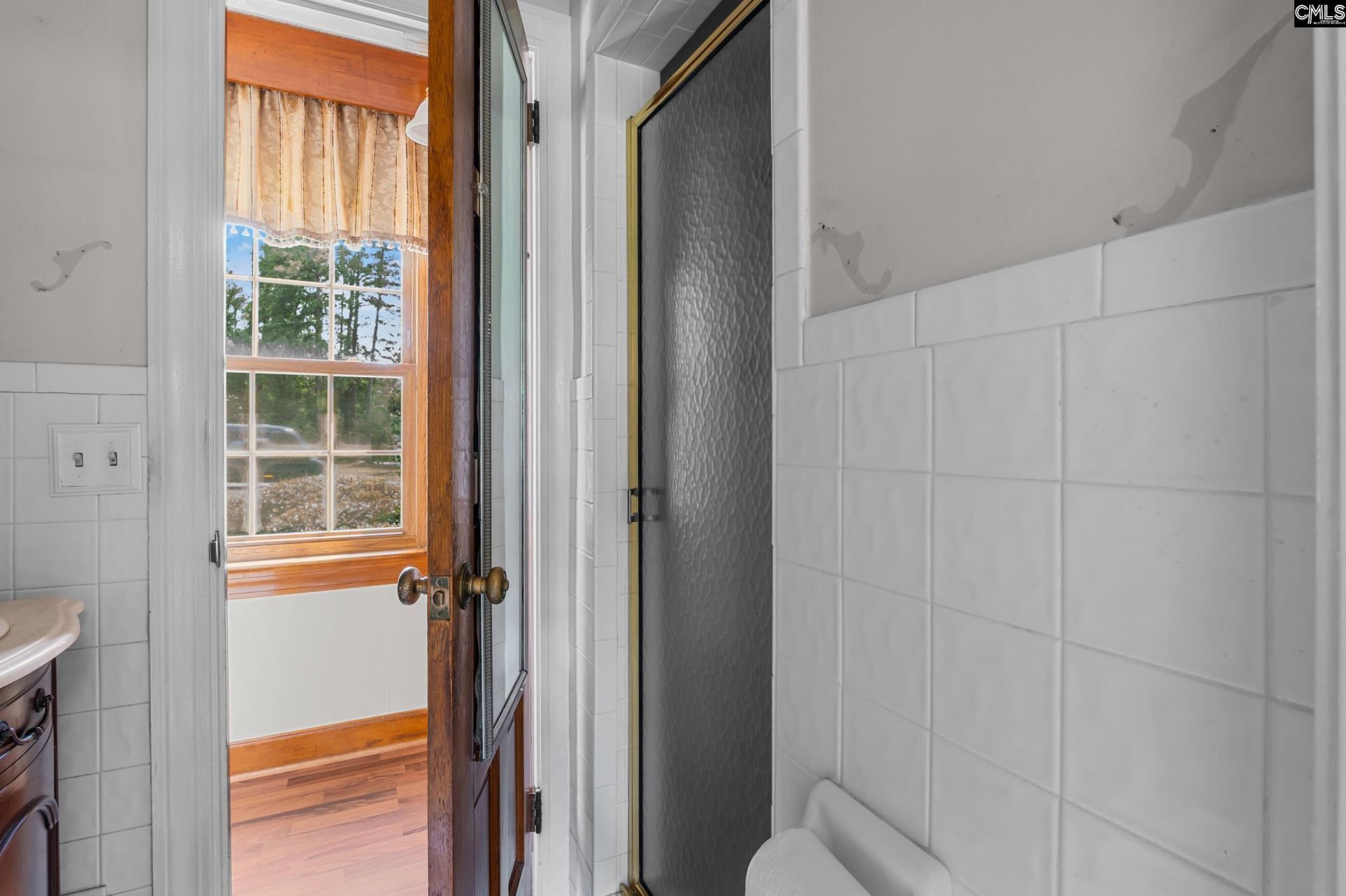 201 Sandhurst Road  Photo 21