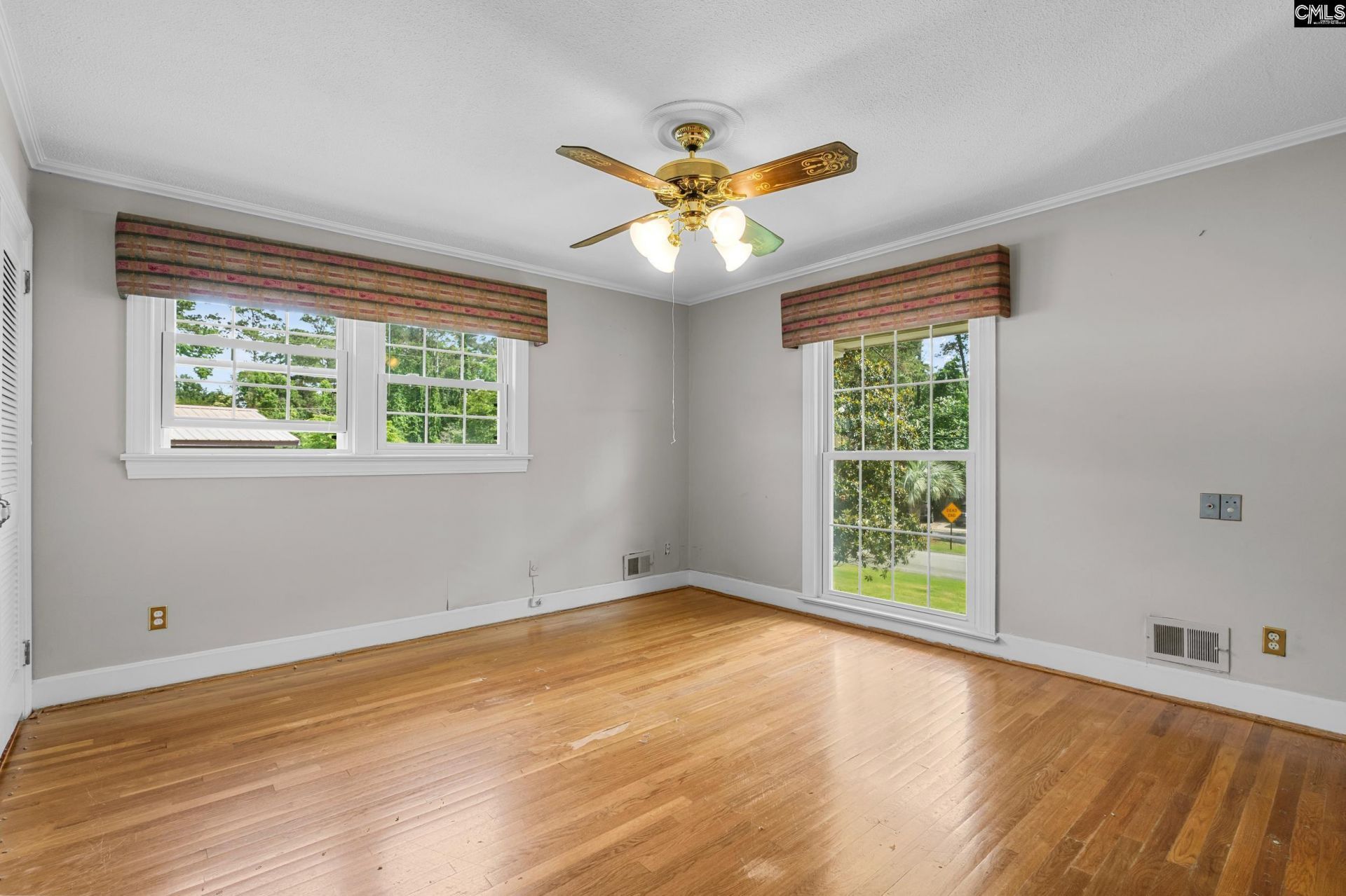 201 Sandhurst Road  Photo 22