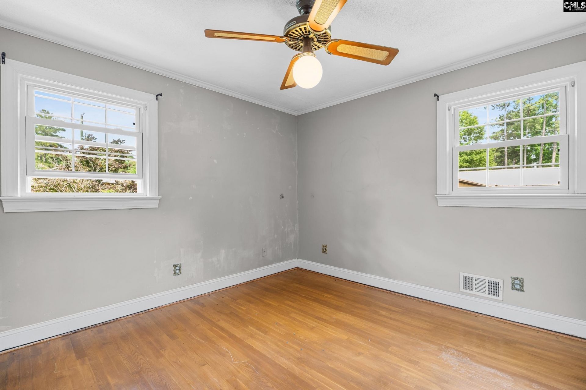 201 Sandhurst Road  Photo 26