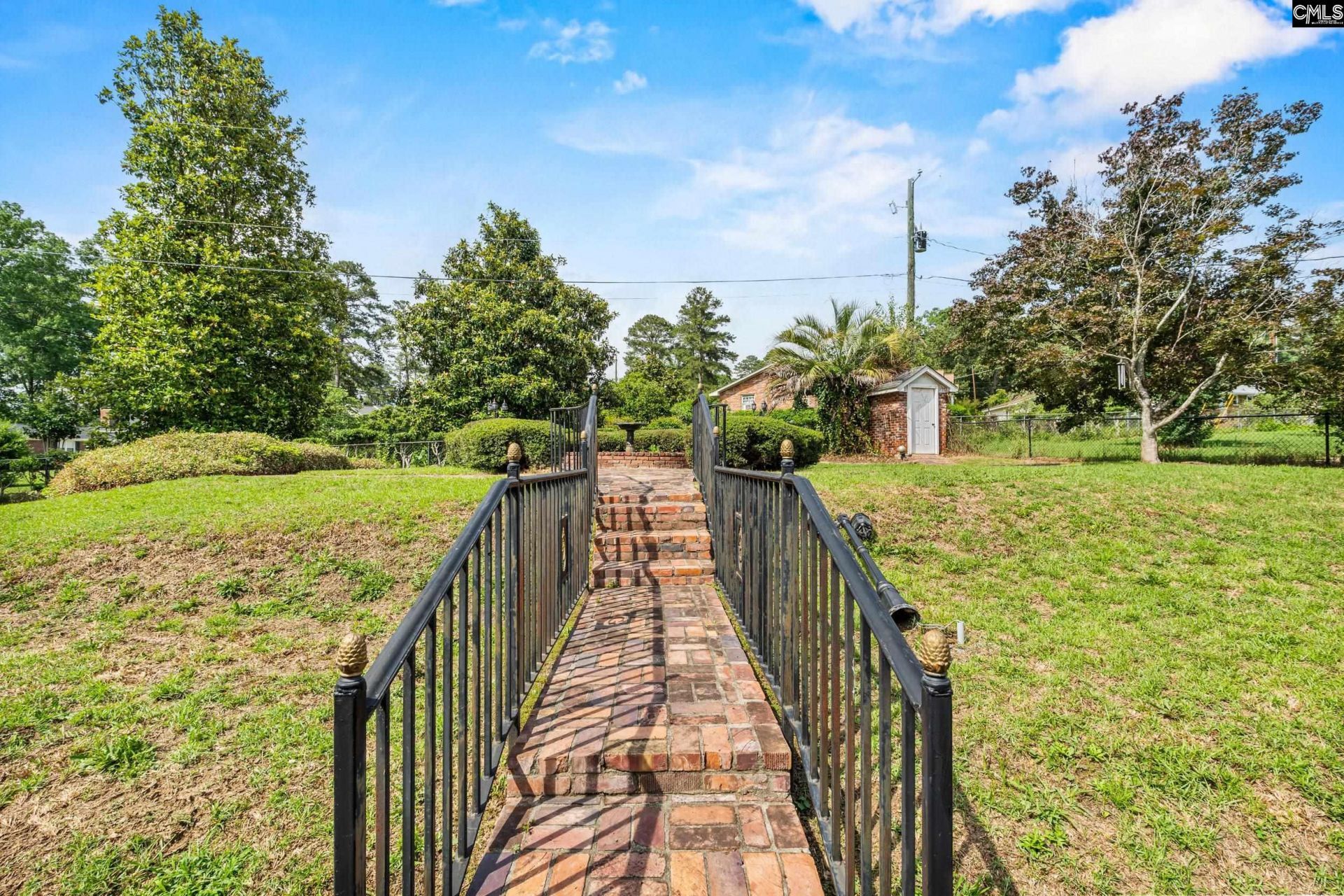 201 Sandhurst Road  Photo 35