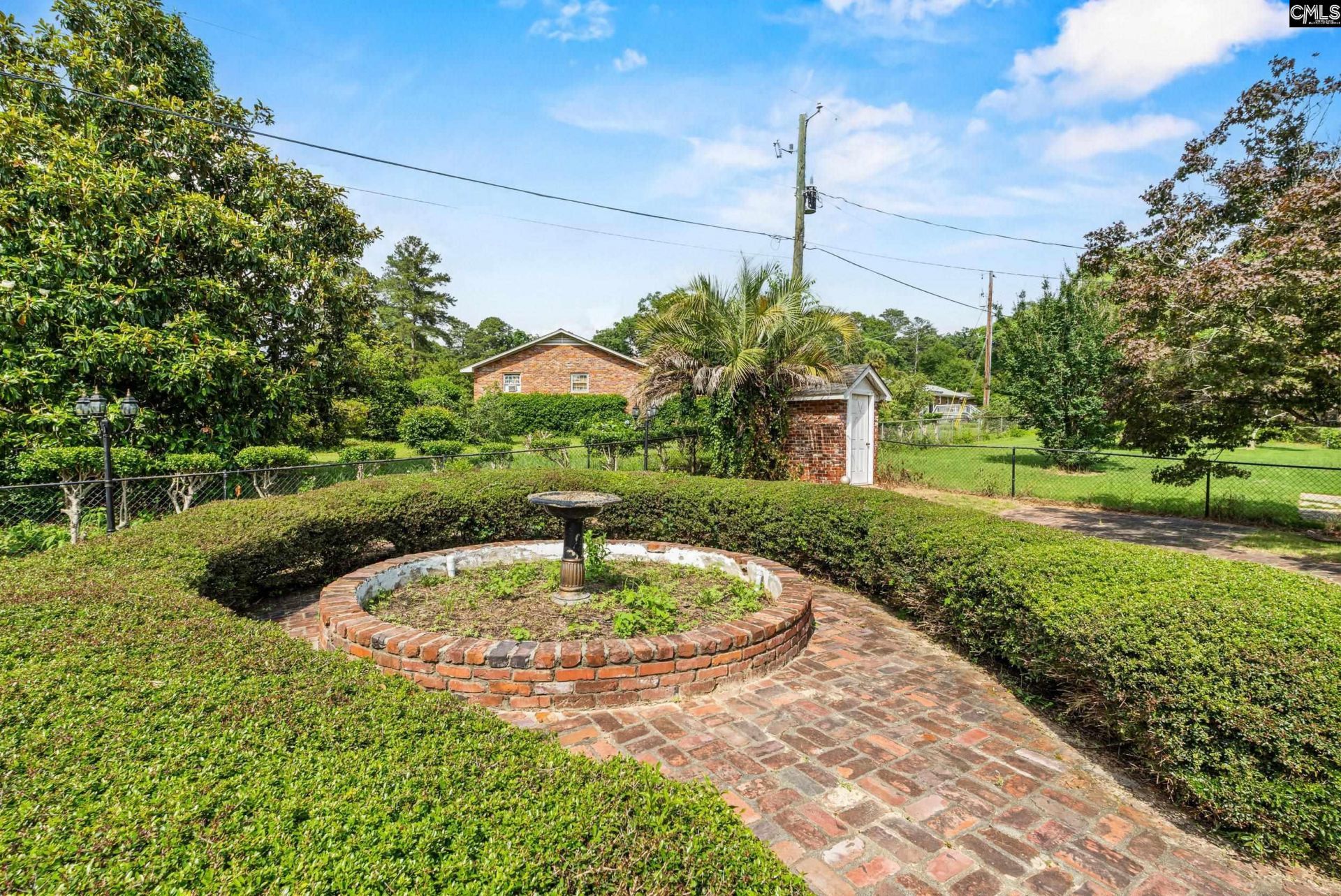 201 Sandhurst Road  Photo 36
