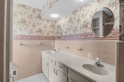201 Sandhurst Road  photo 4