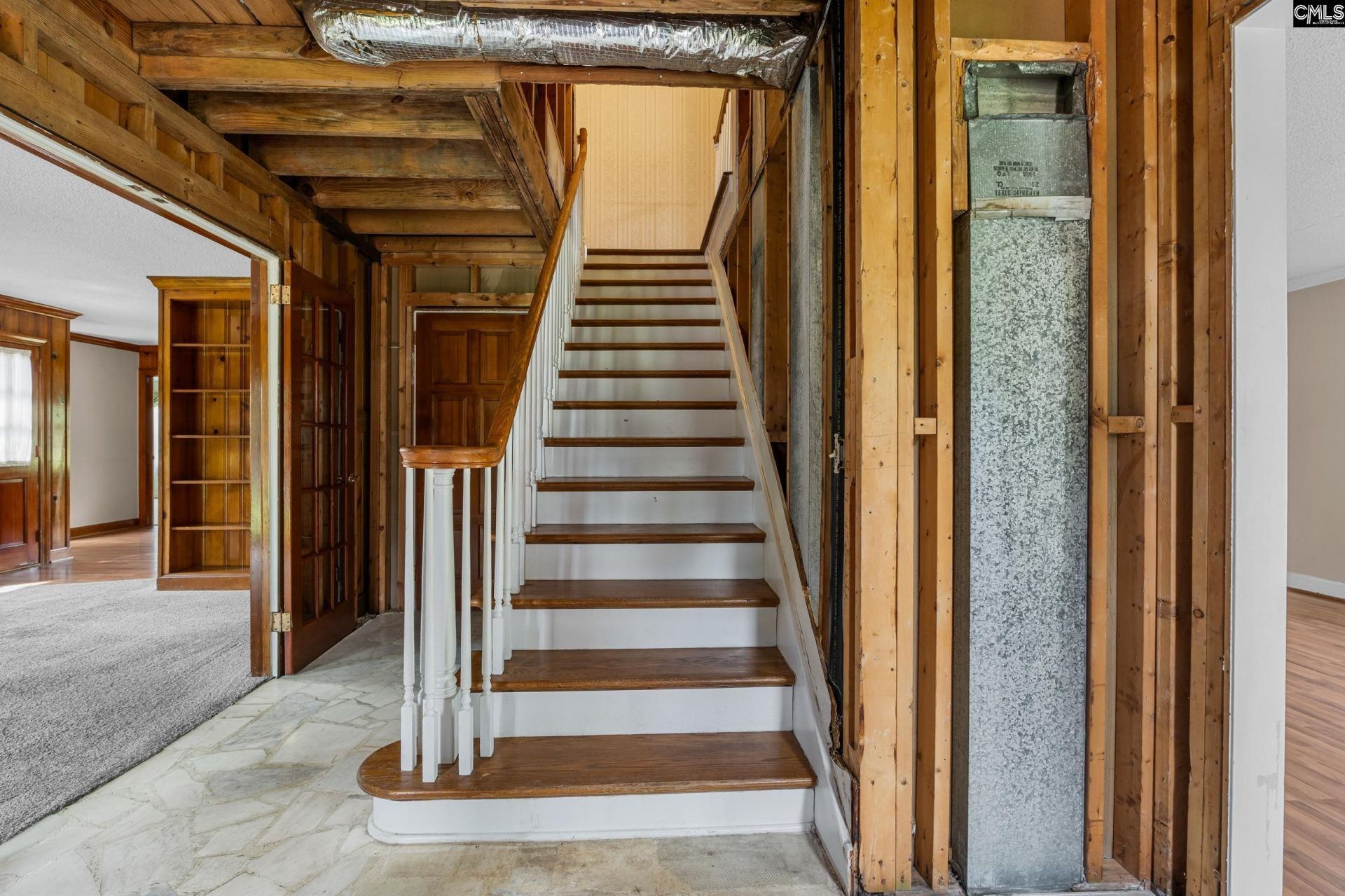 201 Sandhurst Road  Photo 5