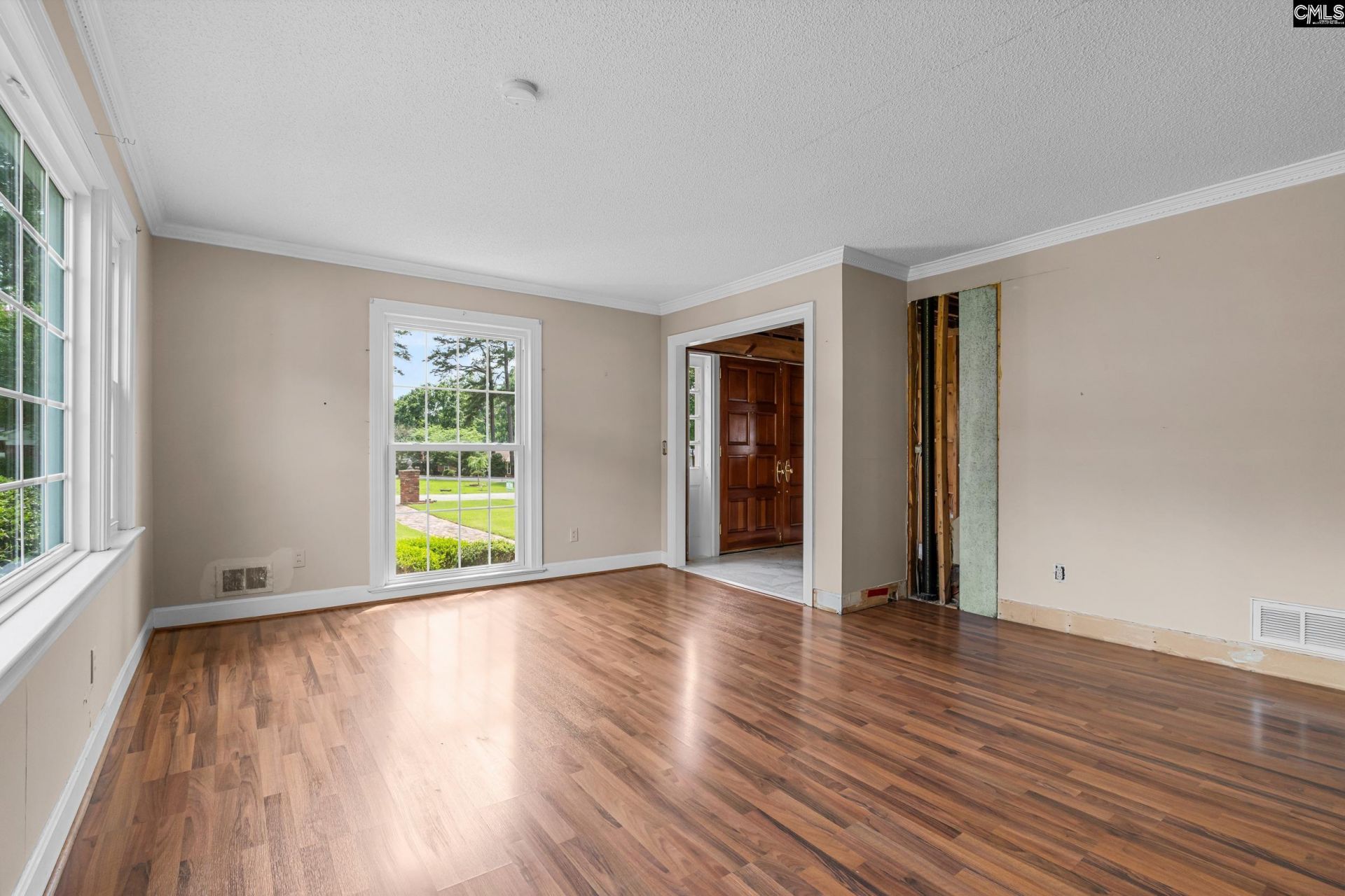 201 Sandhurst Road  Photo 6