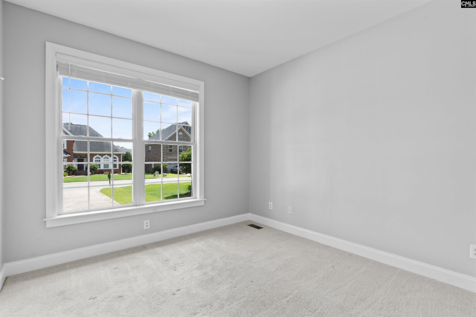 137 Royal Lythan Drive  Photo 18