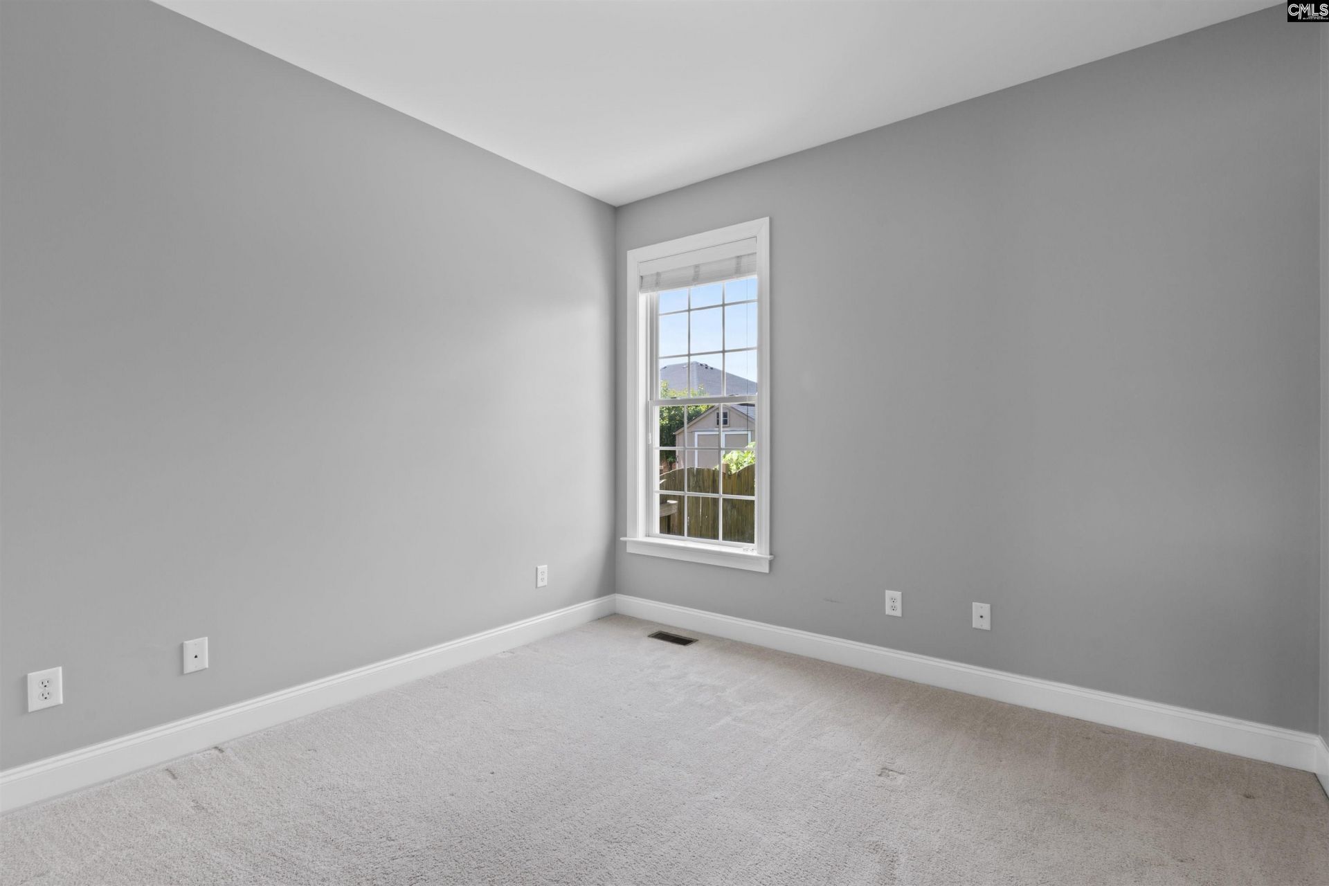 137 Royal Lythan Drive  Photo 21