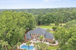 133 Turnberry Lane photo 4