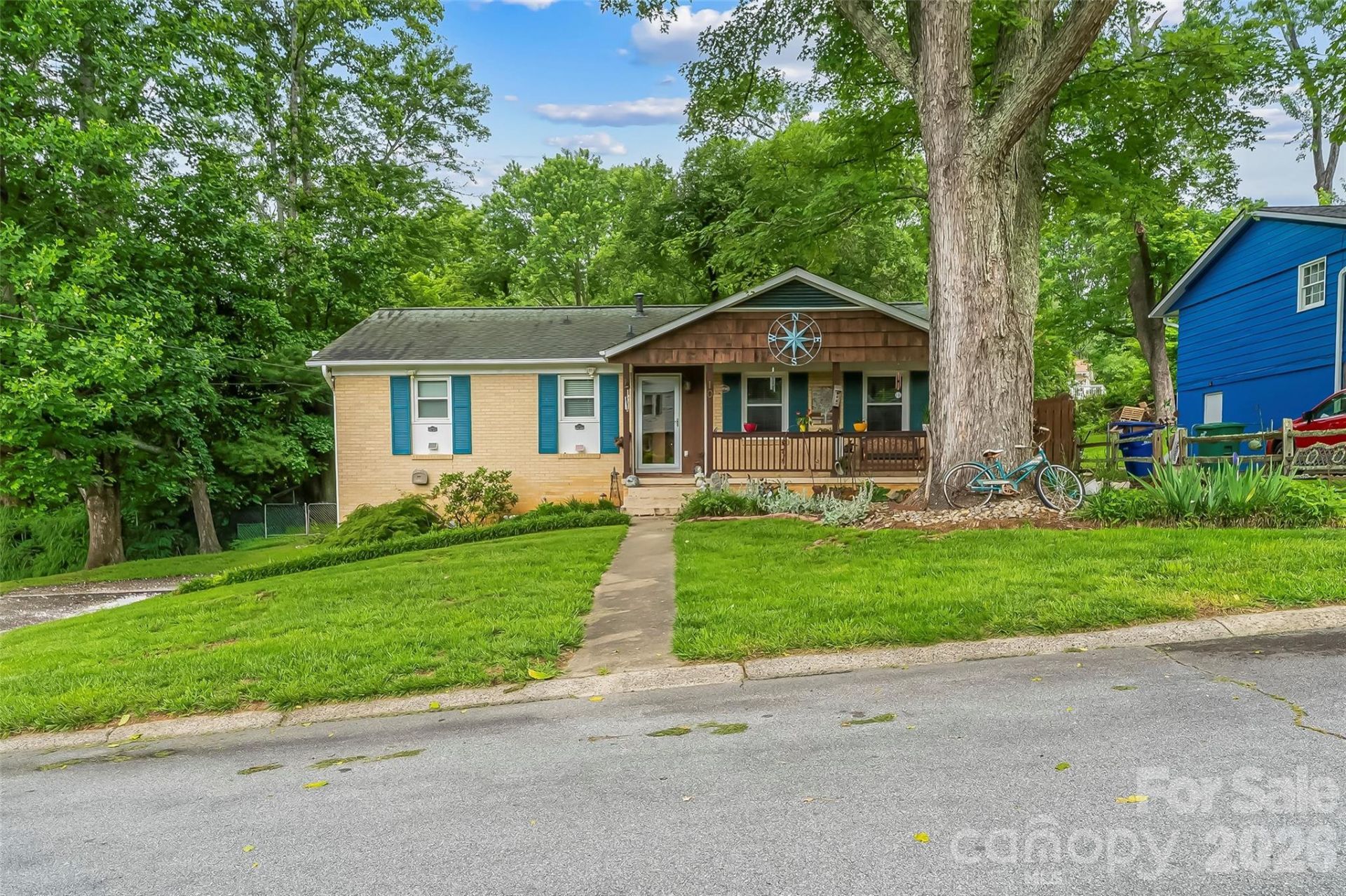 10 Oak Leaf Lane , Arden, NC 28704 Main Photo