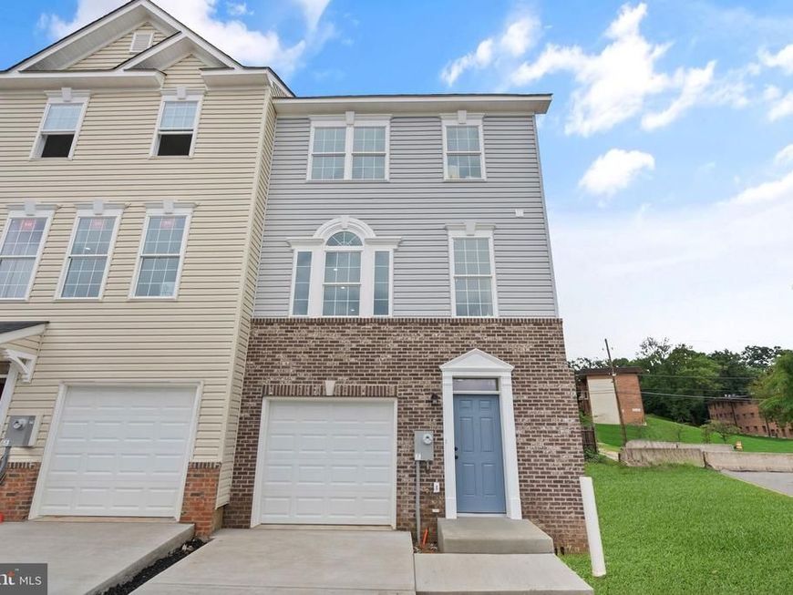 4927 Devitt Place , Oxon Hill, MD 20745 Main Photo