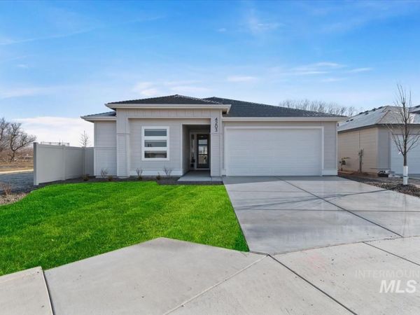 882 S Contusion Ave, Nampa, ID 83651