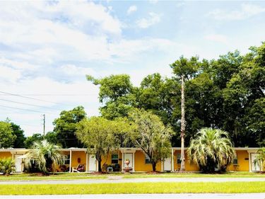 4851 US HIGHWAY 17 HIGHWAY , DE LEON SPRINGS, FL 32130