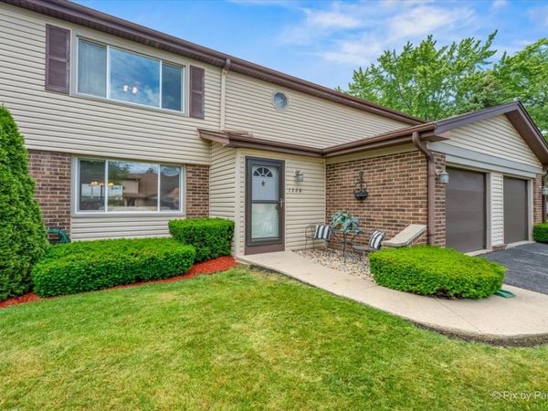 1328 Dove Court , Mount Prospect, IL 60056