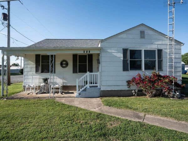 508 W NORTH Street, Sesser, IL 62884