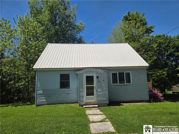 123 Pearl Street , Springville, NY 14141
