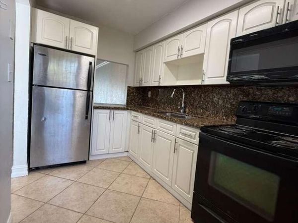 516 NW 179th Street, Miami Gardens, FL 33169