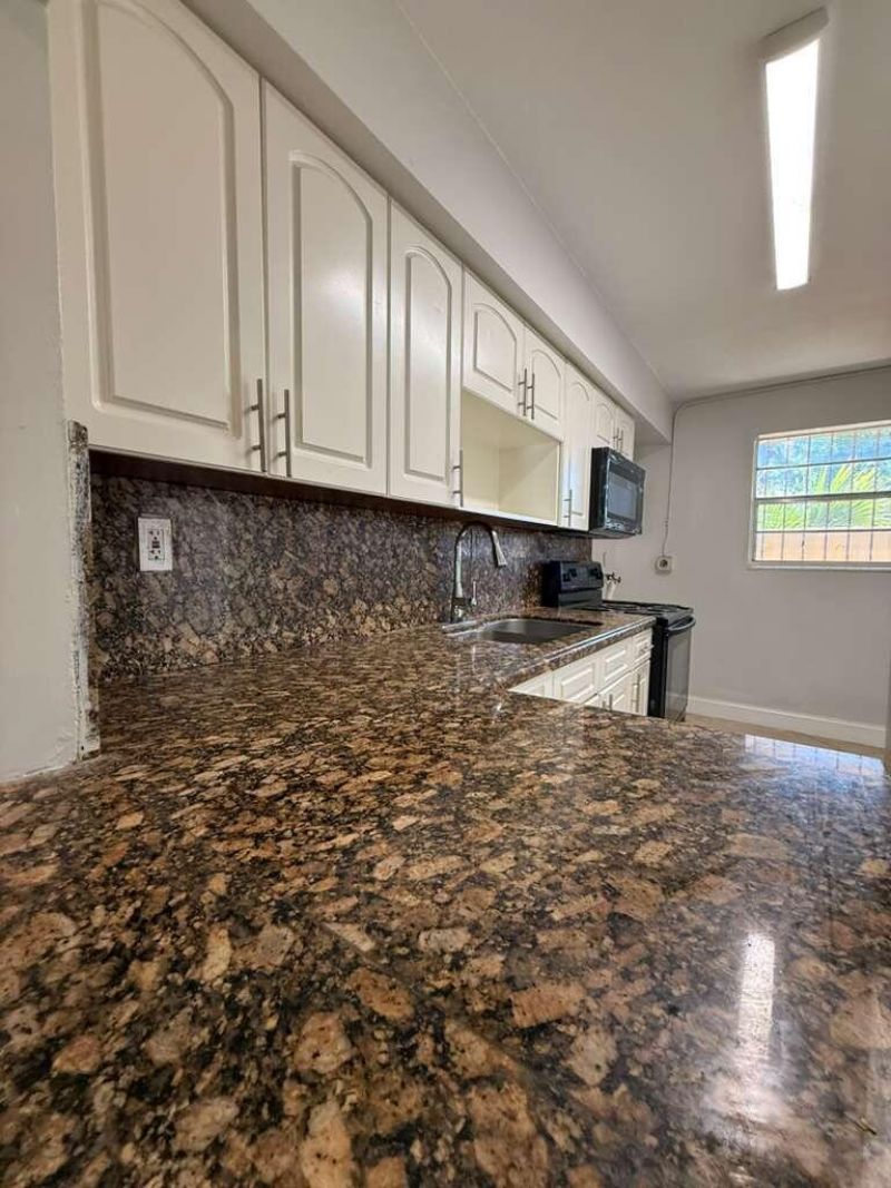 516 NW 179th Street, Miami Gardens, FL 33169 Photo