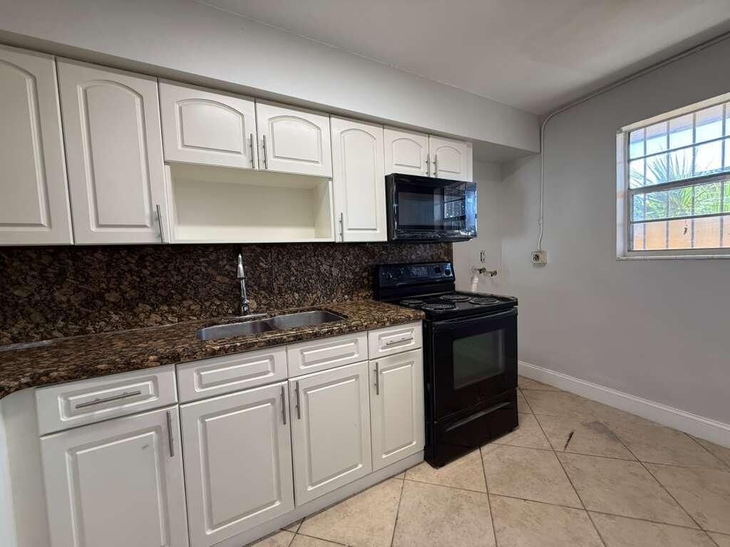 516 NW 179th Street, Miami Gardens, FL 33169 Photo