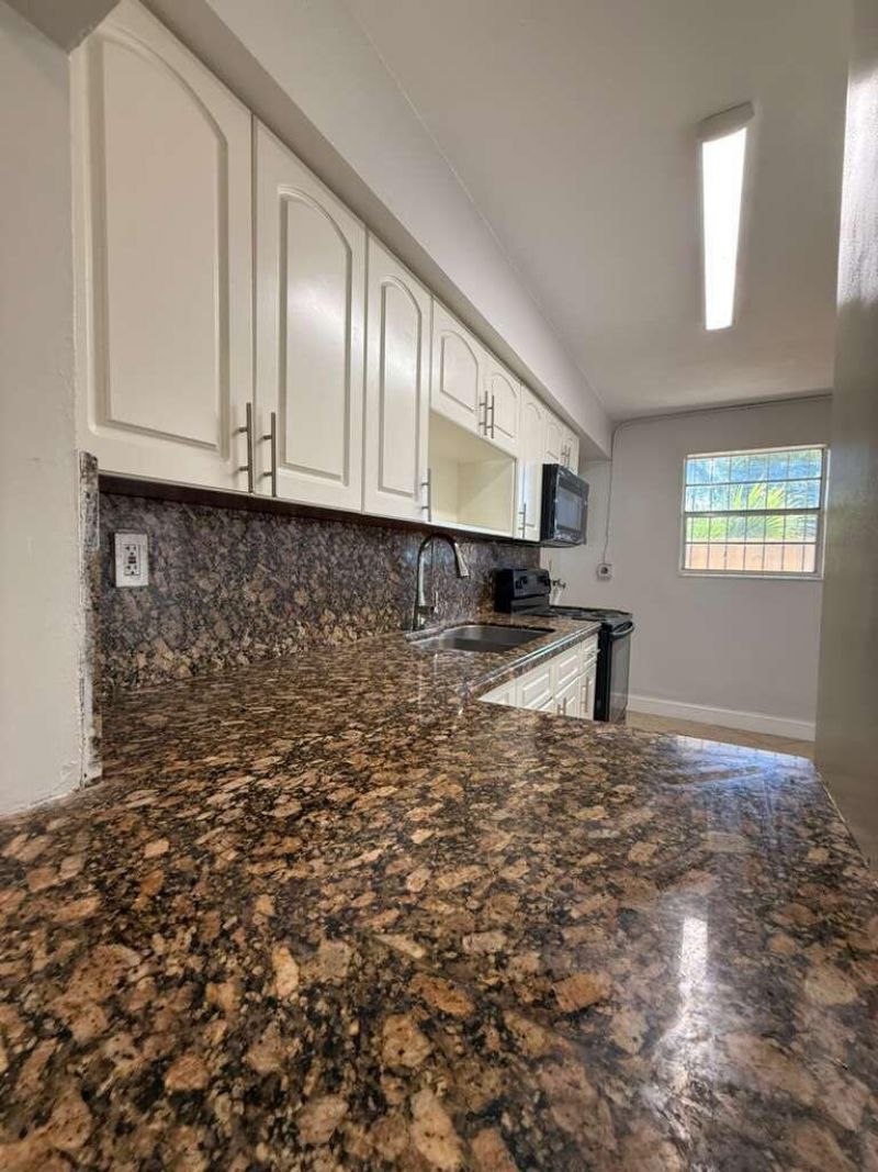 516 NW 179th Street, Miami Gardens, FL 33169 Photo