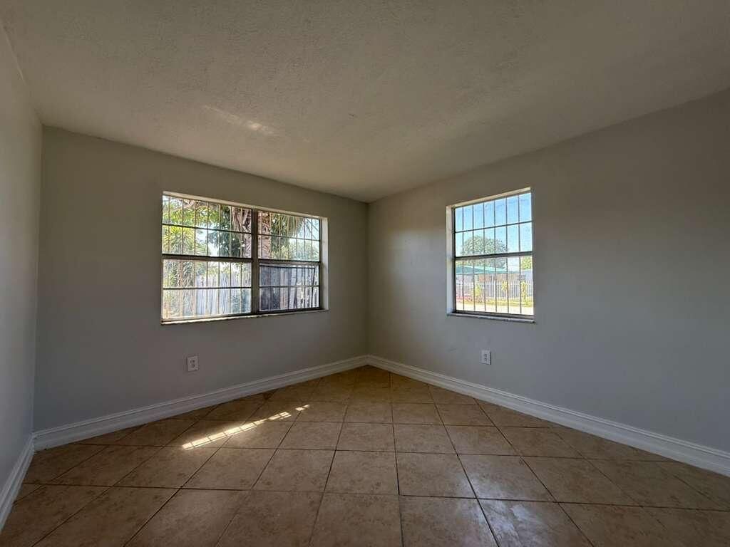 516 NW 179th Street, Miami Gardens, FL 33169 Photo