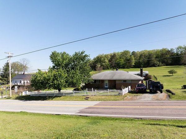 2741 Route 982 , Mount Pleasant, PA 15666