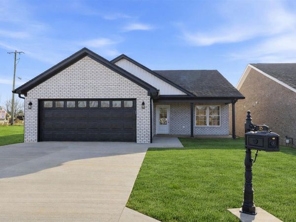 15 Paislynne Court , Brandenburg, KY 40108