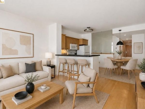 1 Lakeside Dr , Unit 1608, Oakland, CA 94612