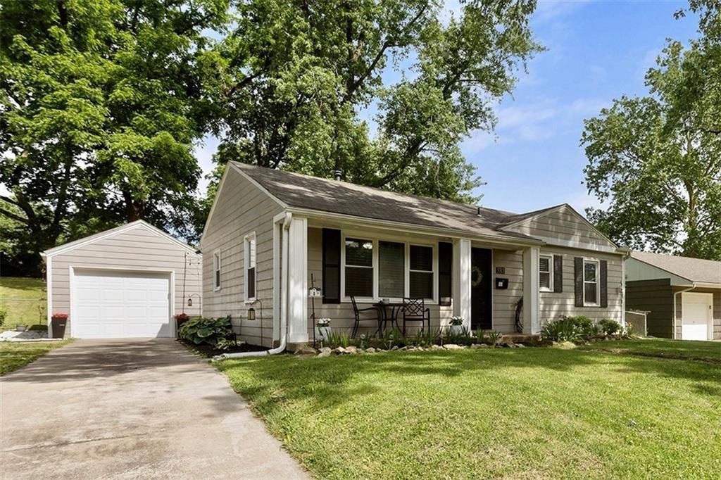 5313 N Euclid Avenue, Kansas City, MO 64118 Main Photo