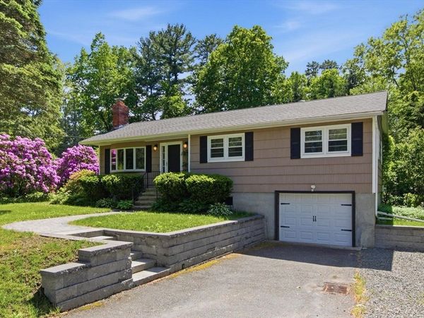 152 Lake St, Middleton, MA 01949