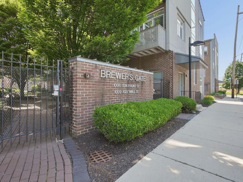 44 W Deshler Avenue, Columbus, OH 43206 Photo 2