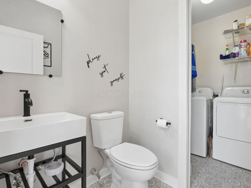 44 W Deshler Avenue, Columbus, OH 43206 Photo 31