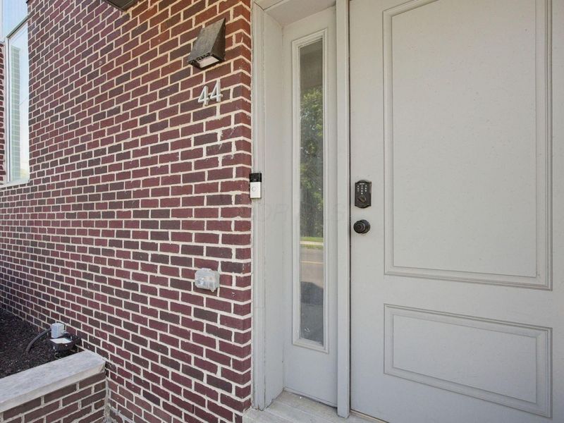 44 W Deshler Avenue, Columbus, OH 43206 Photo 4