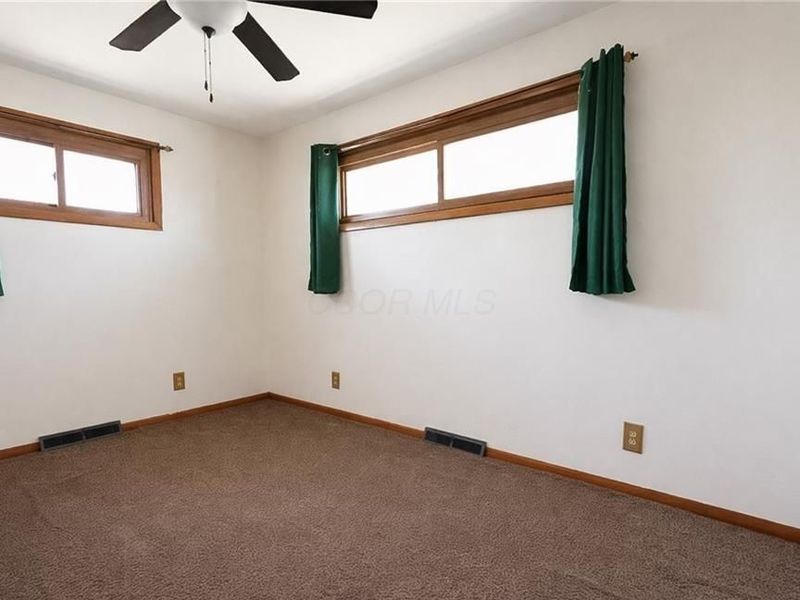 335 Walker Drive, Zanesville, OH 43701 Photo 10