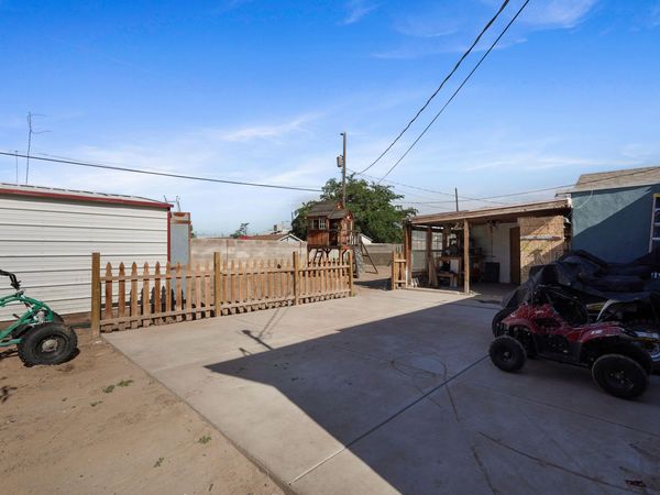 207 52nd Street SW, Albuquerque, NM 87105