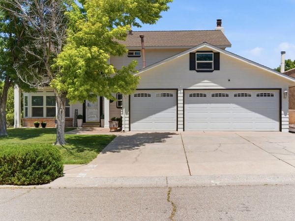 9601 Villa Del Rey NE, Albuquerque, NM 87111