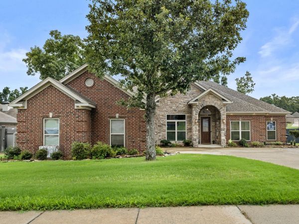 2641 River Eagle Court, Sherwood, AR 72120