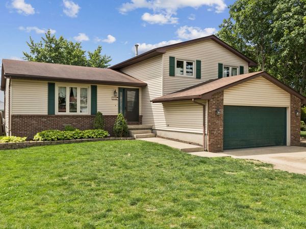 3343 W Ivywood Court , Decatur, IL 62522