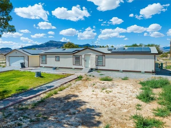 1670 Gee Street , Pahrump, NV 89060